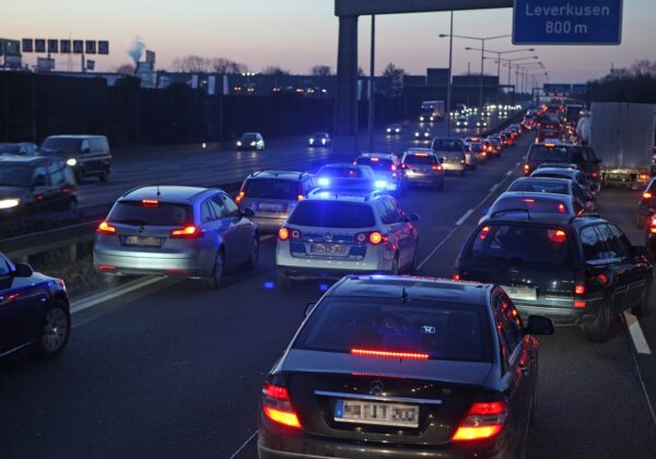 Otomatik İçerik Oluşturma Yazılımı ile Web Sitesi Trafiğinizi Artırın